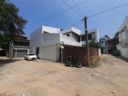 Exterior -  Elegant Two-storied House For Rent In Colombo 07 - Pdh375