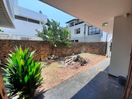 Exterior -  Elegant Two-storied House For Rent In Colombo 07 - Pdh375