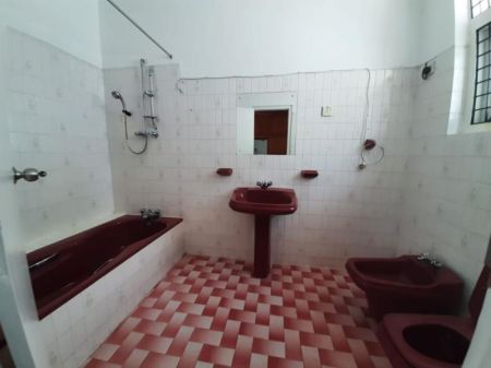 Bathroom -  Elegant Two-storied House For Rent In Colombo 07 - Pdh375