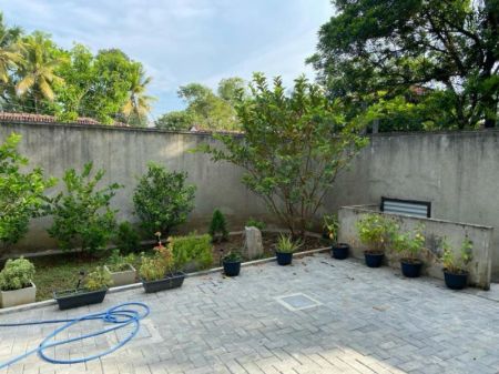 Exterior - House For Sale in Akuregoda Road, Battaramulla