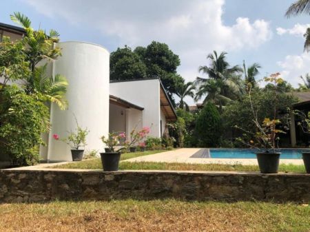 Exterior - House for Sale in Colombo Nugegoda  - PDH226