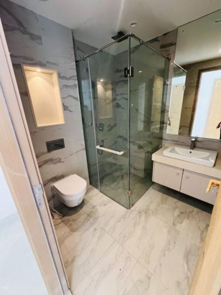 Bathroom - Apartments for Sale at 606 Address! 🏙️