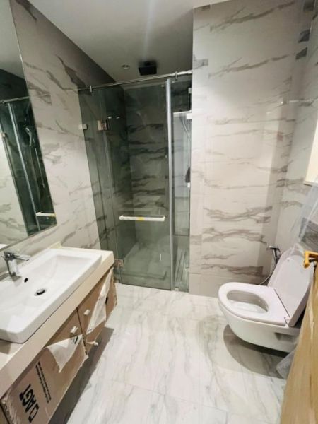 Bathroom - Apartments for Sale at 606 Address! 🏙️