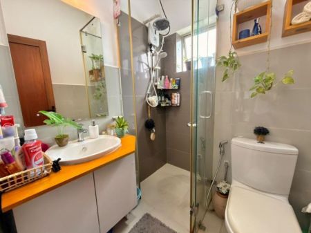 Bathroom - Fully Furnished 2 Bedroom Apartment For Sale Ariyana Resort Athurugiriya 