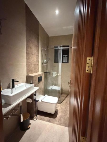 Bathroom - Luxury Furnished House for Sale – Lake Road, Battaramulla 
