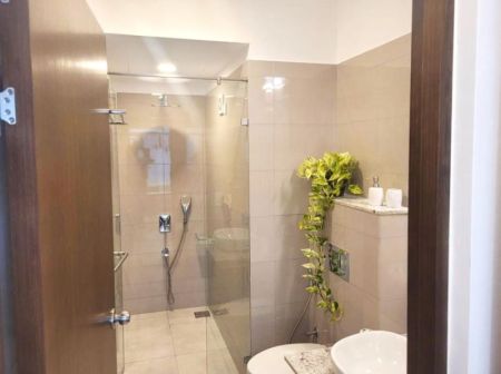 Bathroom - Fully Furnished 3-Bedroom Apartment for Sale – Iconic Galaxy, Rajagiriya
