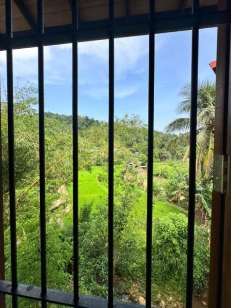 Bedroom - UNIQUE MULTI-LEVEL HOUSE FOR SALE – AMPITIYA ROAD, KANDY (LKR 120 Million)