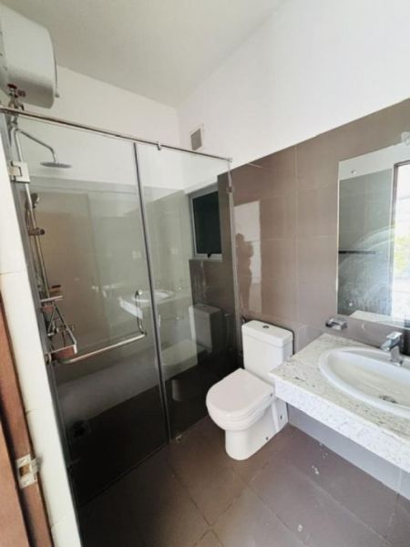 Bathroom - Brand-New 2-Bedroom Apartment with Golf Course View | Canterbury Golf Resort, Kahathuduwa | SA01577
