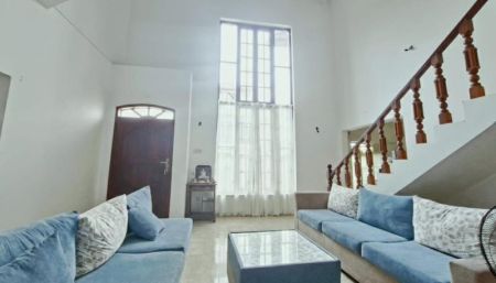 Living Room - 6 BR House for Sale in Malabe – PDH339