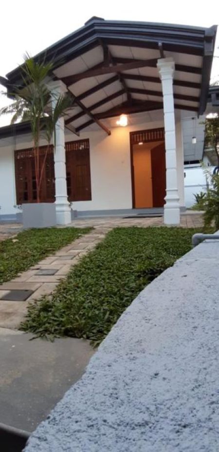 Exterior - House for Sale in Athurugiriya – PDH351