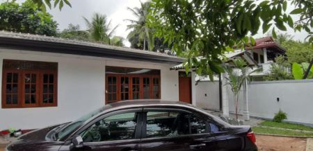 Exterior - House for Sale in Athurugiriya – PDH351