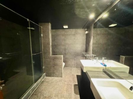 Bathroom - Luxury Fully Furnished 3 Bedroom Apartment for Rent – Fairmount Residencies, Rajagiriya | LKR 400,000 / Month (EM153JS)