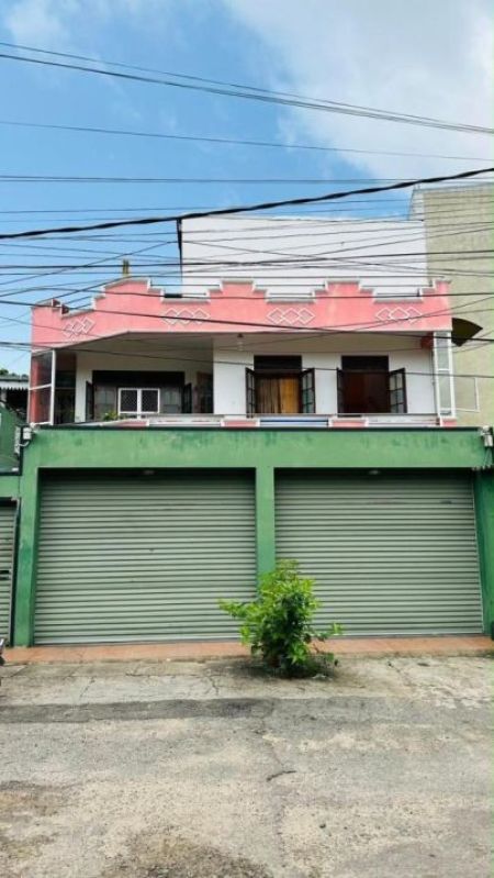 Exterior - 🏠 House For Sale – Kirulapone, Colombo 05 - PDH276