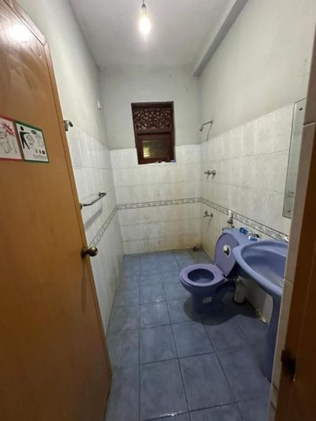 Bathroom - 🏠 House For Sale – Kirulapone, Colombo 05 - PDH276