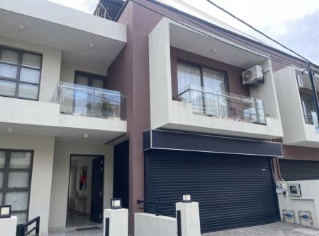 Exterior - House For Rent in Thalawathugoda 
