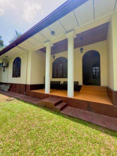 Exterior - Modern House for Sale in Malabe – PDH372
