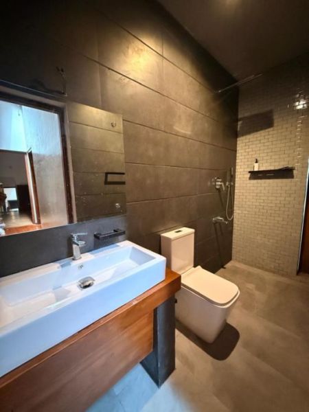 Bathroom - 2 Houses on One Property for Sale in Pamunuwa Road, Maharagama (HS4870)