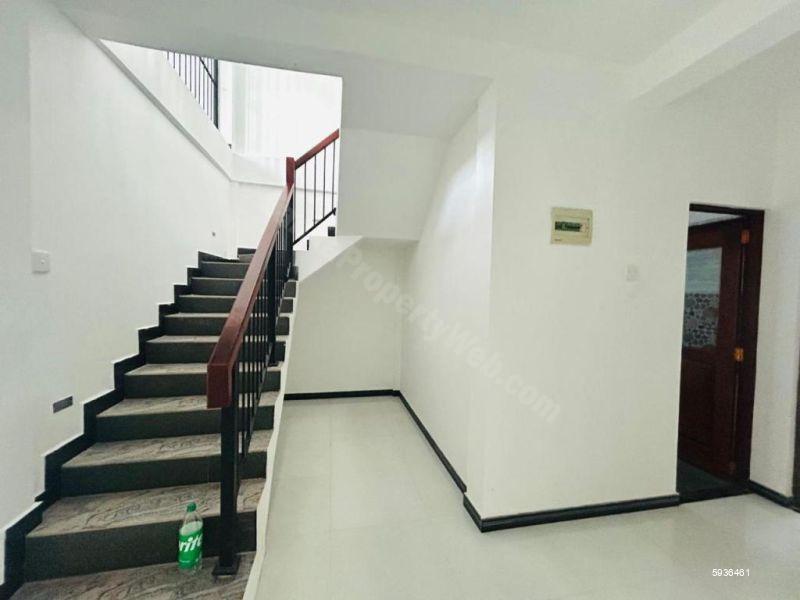 House for sale in Ja Ela