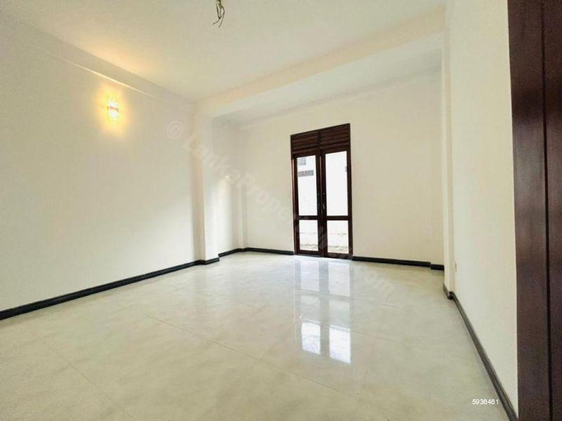House for sale in Ja Ela