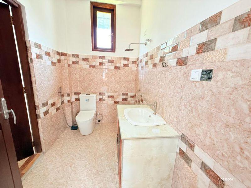 Bathroom - House for sale in Kottawa