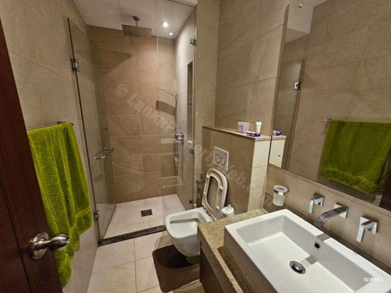 Bathroom - Apartment for sale in Colombo 7