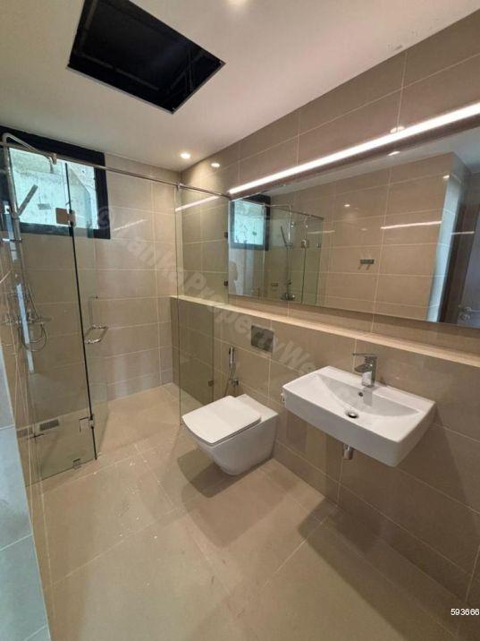 Bathroom - Apartment for sale in Colombo 15