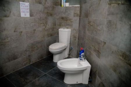 Bathroom - 22 Perches Furnished House for Rent - HL38333