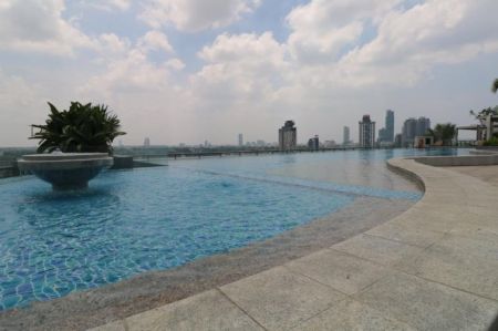 Pool - Fabulous 2 Bed Colombo City Center Apartment