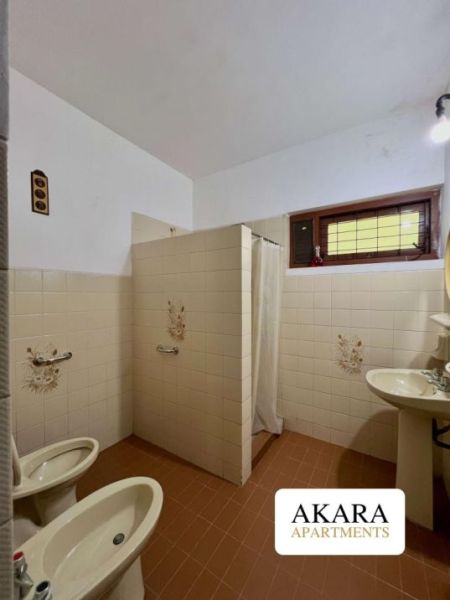 Bathroom - 12 Perches Furnished House for Rent - HL54653