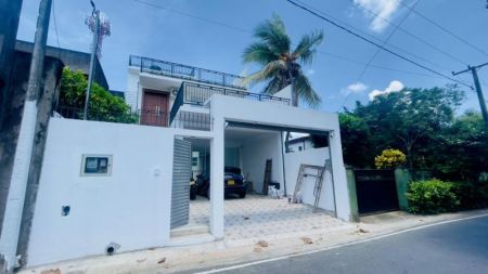 Exterior - 5 Bedroom house for sales in Maharagama 