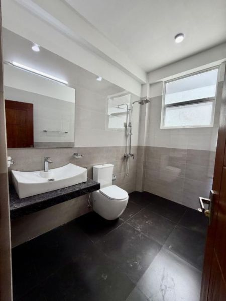 Bathroom - 5 Bedroom house for sales in Maharagama 