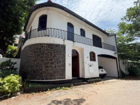 Exterior - House for rent in Colombo 7 