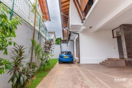 Exterior - Spacious House for Rent in Fife Road, Colombo 05