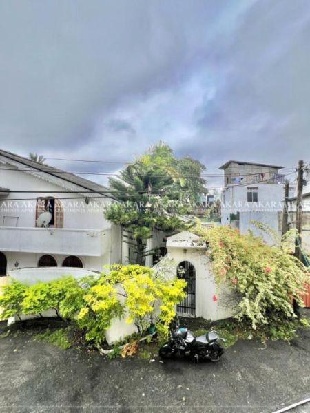 Exterior - 10 Perches Unfurnished House for Rent - HL53238