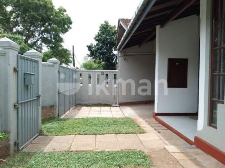 Exterior - House Rent In Nugegoda ( File No 2501a/1) In Udahamulla Station Road