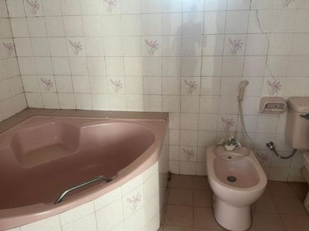 Bathroom - 16.52 Perches - Semi-Furnished House for Rent - HL53701
