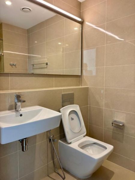 Bathroom - Luxury Brand New Apartment for Sale @ Marina Square Uptown in Col.15 for Rs.68 million