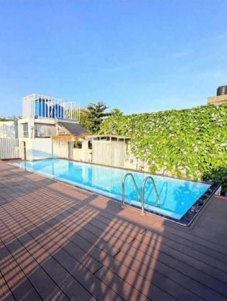 Exterior - Luxury House For Sale in Colombo 7