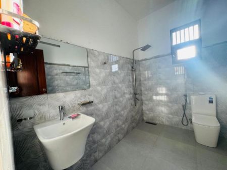 Bathroom - (RH400) Furnished Modern Storey House for Sale in Bandaragama