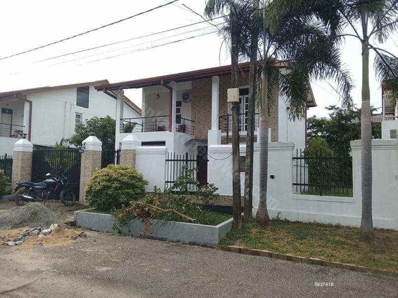 Exterior - House for rent in Ja Ela