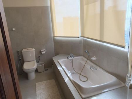 Bathroom - Crescat Residencies - 2 bedroom Apartment for sale in Colombo 3 