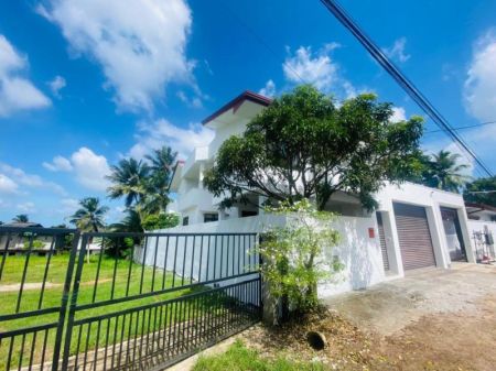 Exterior - (DH856) Modern Three Storey House for Sale in Kottawa