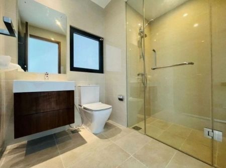Bathroom - Capitol TwinPeaks - 03 Bedroom Unfurnished Apartment for Sale in Colombo 02 (A4574)
