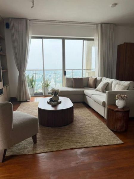 Living Room - Empire - 03 Bedroom Furnished Apartment for Sale in Colombo 02 (A5701)