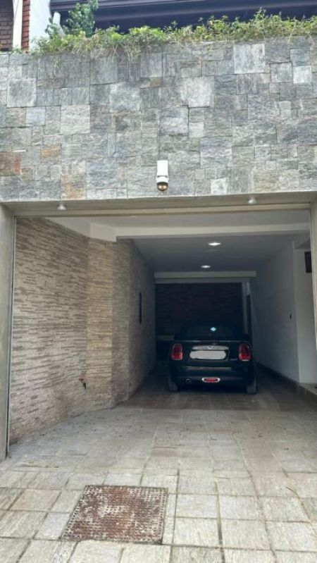 Exterior - Spacious 4-Bedroom House for Rent in Rosmead Place