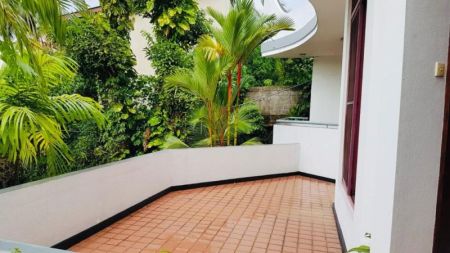 Exterior - Spacious 5 BR House for rent in Pelawatte 