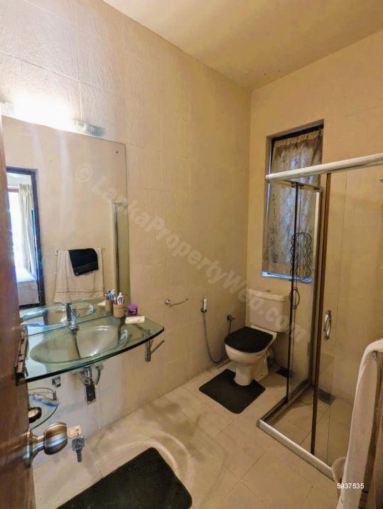 House for sale in Colombo 6