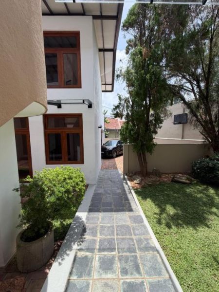 Exterior - Spacious Family Residence for Rent with Pool, Garden & Separate Annexe
