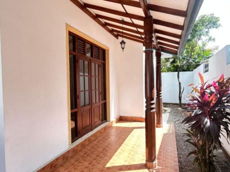 Exterior - 4 Bedroom House for Rent in Pelawatta Battaramulla, R221011