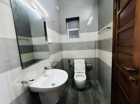 Bathroom - A brand new 4-bedroom Apartment for Sale in Colombo 06